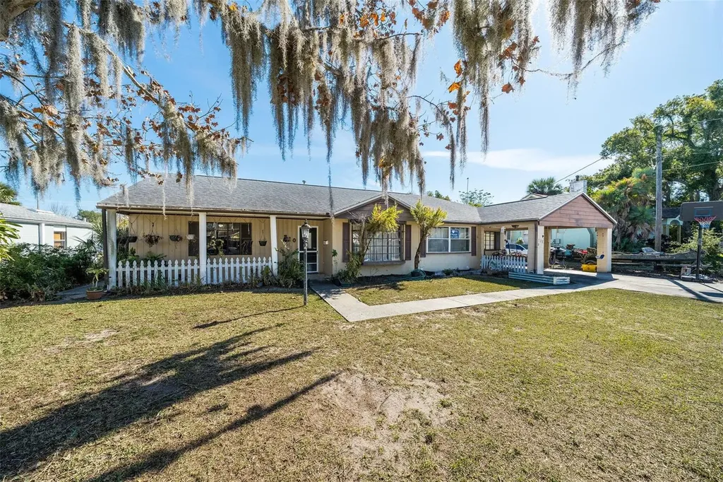 708 N Saint Clair Abrams Avenue Tavares FL 32778