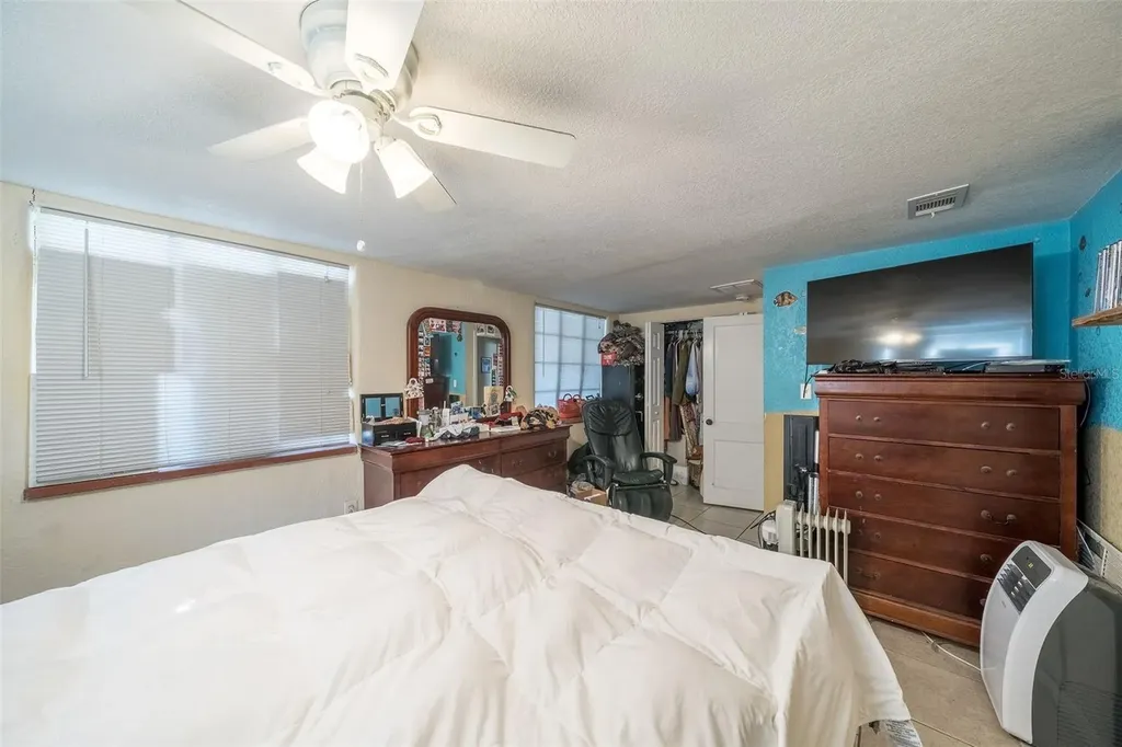 708 N Saint Clair Abrams Avenue Tavares FL 32778