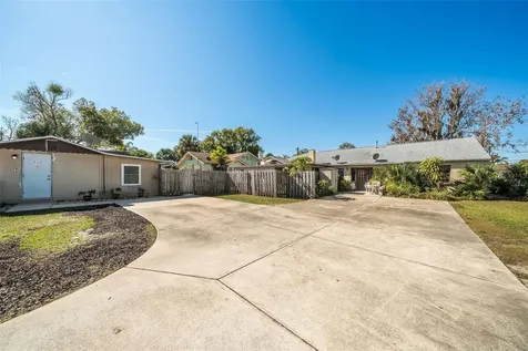 708 N Saint Clair Abrams Avenue Tavares FL 32778
