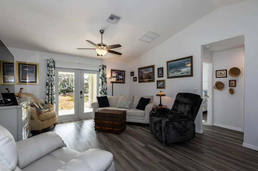 96 Fisher Way Trail Ocklawaha FL 32179