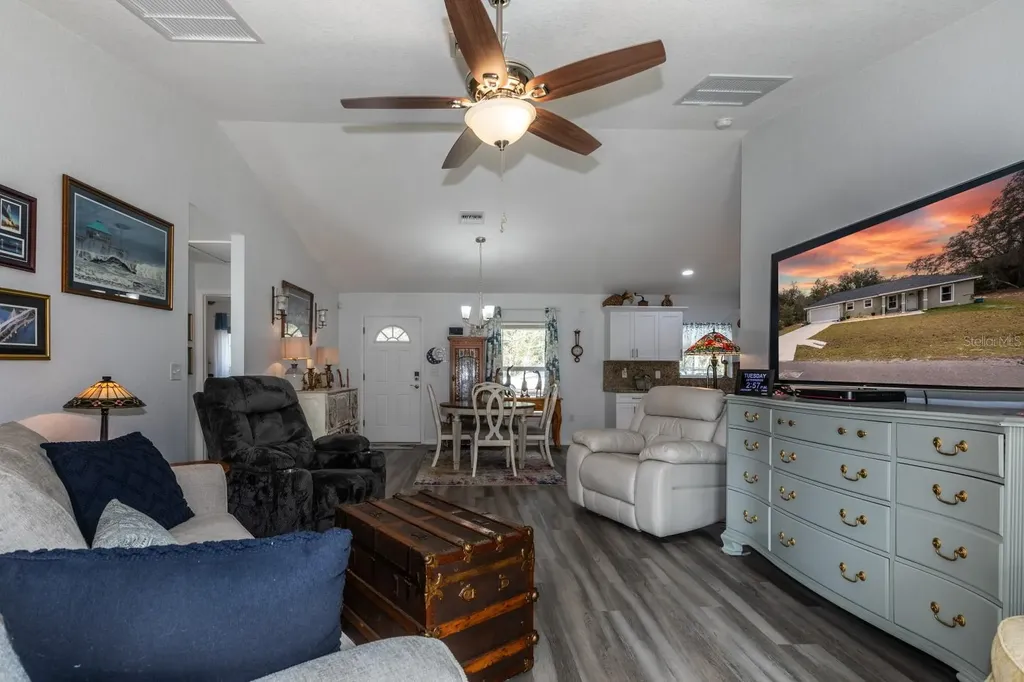 96 Fisher Way Trail Ocklawaha FL 32179
