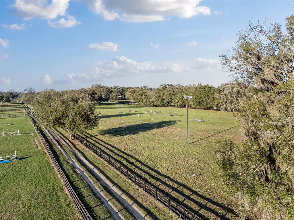 815 SE 145th Street Summerfield FL 34491