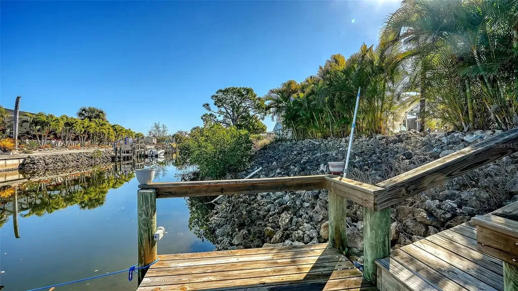 848 E 4th Street Englewood FL 34223