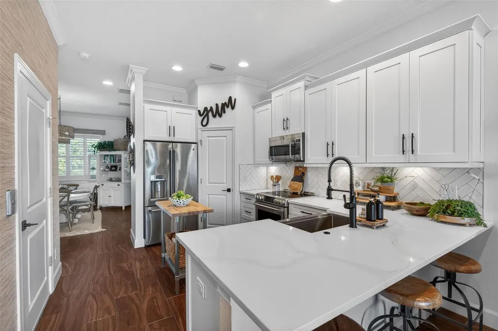6115 Anchorage Way S St Petersburg FL 33712