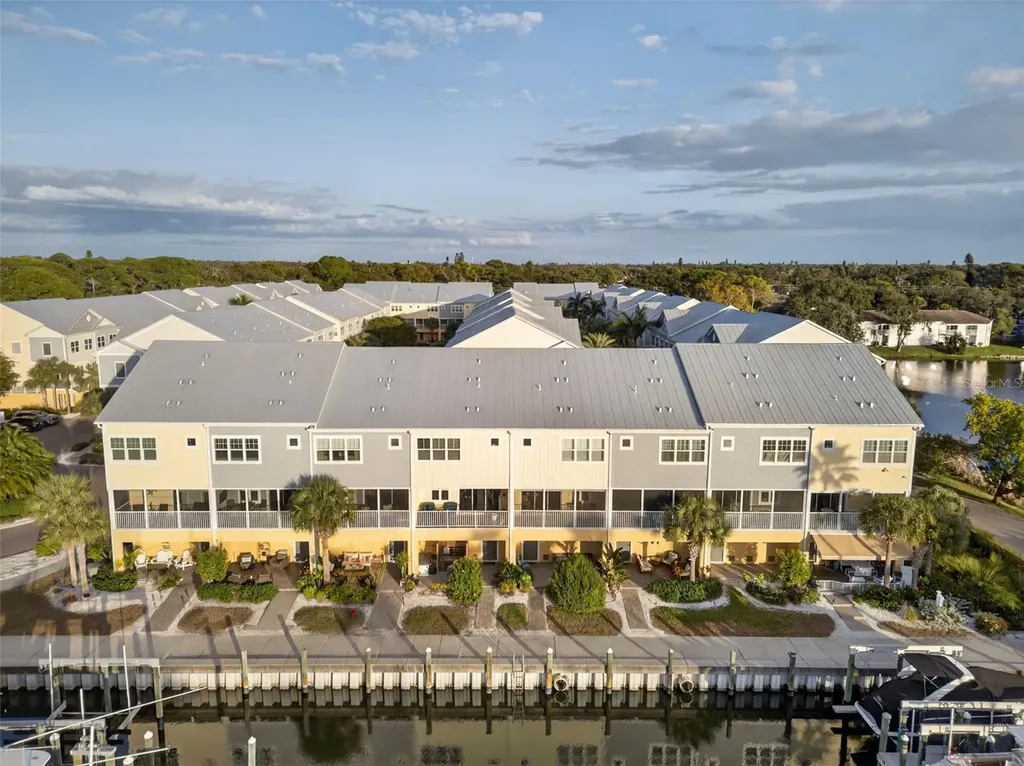 6115 Anchorage Way S St Petersburg FL 33712