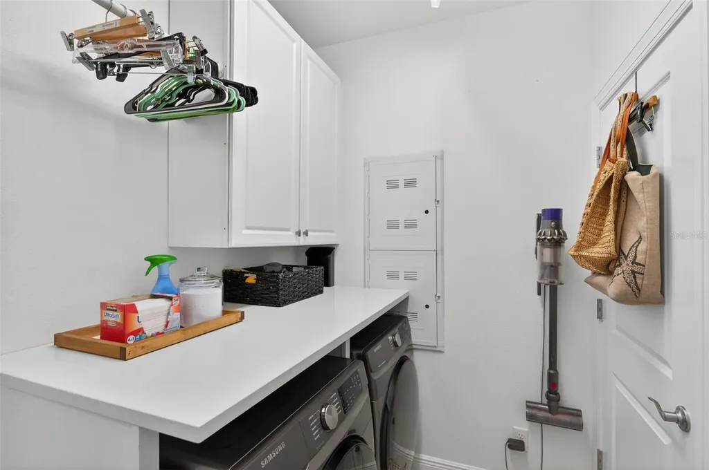 6115 Anchorage Way S St Petersburg FL 33712