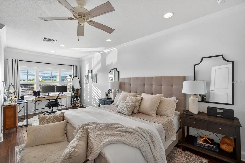 6115 Anchorage Way S St Petersburg FL 33712