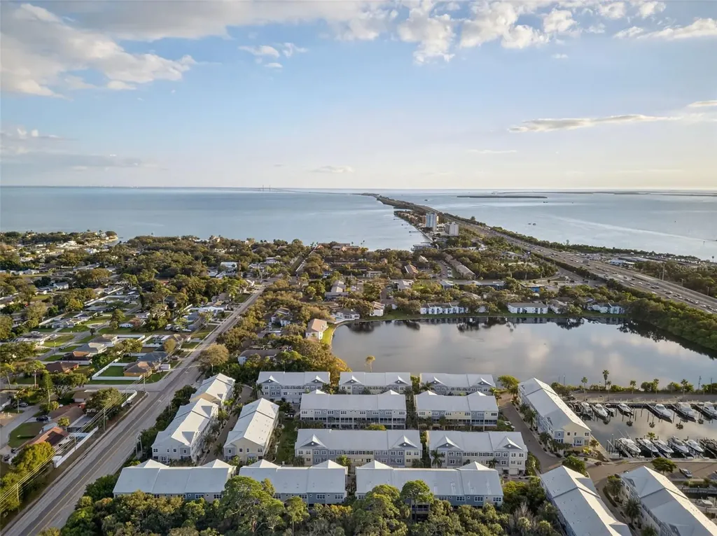 6115 Anchorage Way S St Petersburg FL 33712