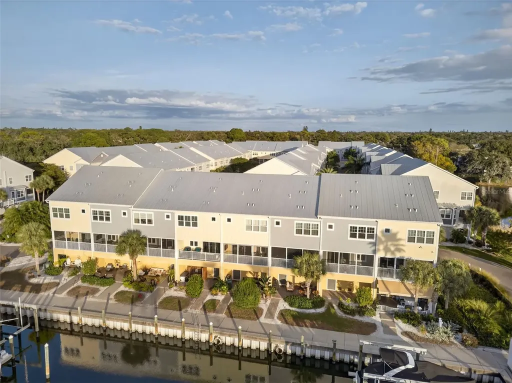 6115 Anchorage Way S St Petersburg FL 33712