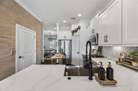 6115 Anchorage Way S St Petersburg FL 33712