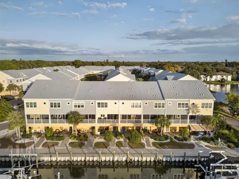 6115 Anchorage Way S St Petersburg FL 33712