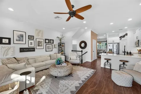 6115 Anchorage Way S St Petersburg FL 33712