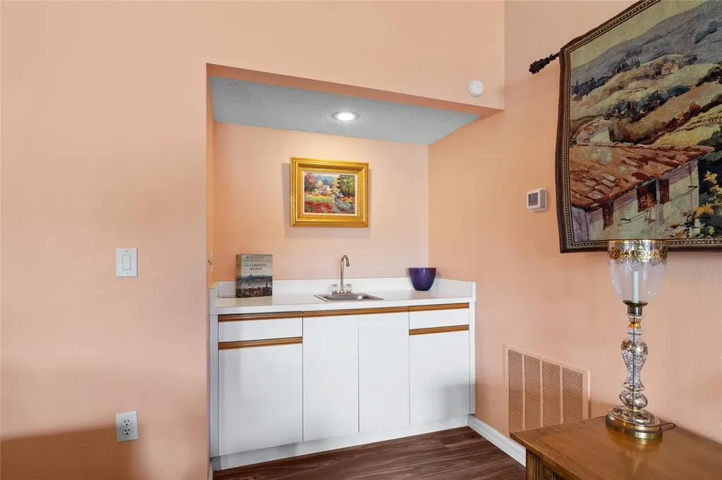 3910 77th Place E Sarasota FL 34243