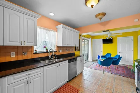 3910 77th Place E Sarasota FL 34243