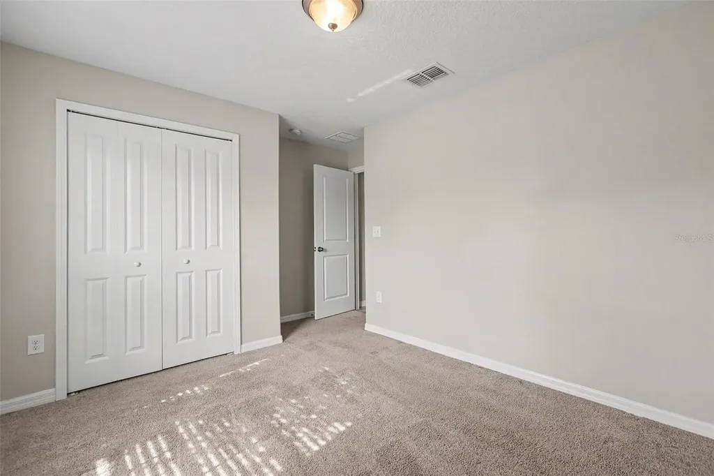 327 Cascade Bend Drive Ruskin FL 33570