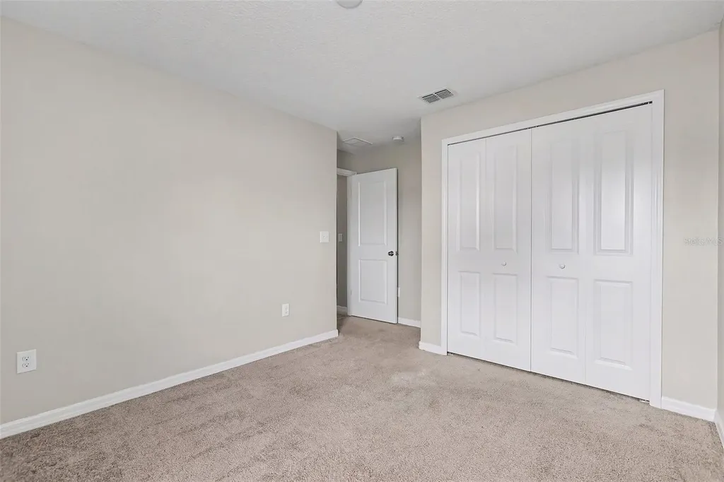327 Cascade Bend Drive Ruskin FL 33570