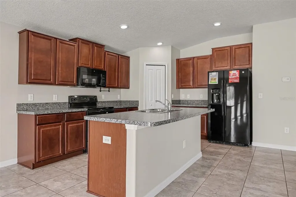 327 Cascade Bend Drive Ruskin FL 33570