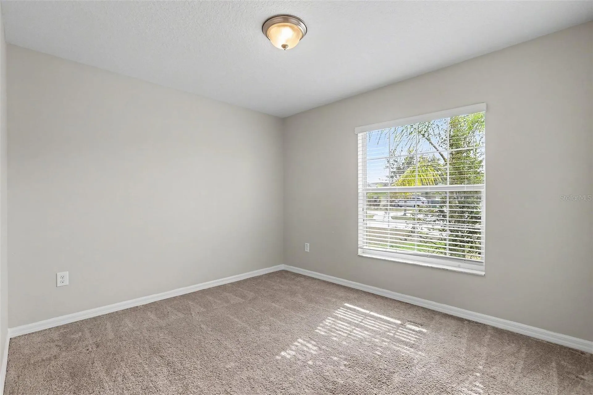 327 Cascade Bend Drive Ruskin FL 33570