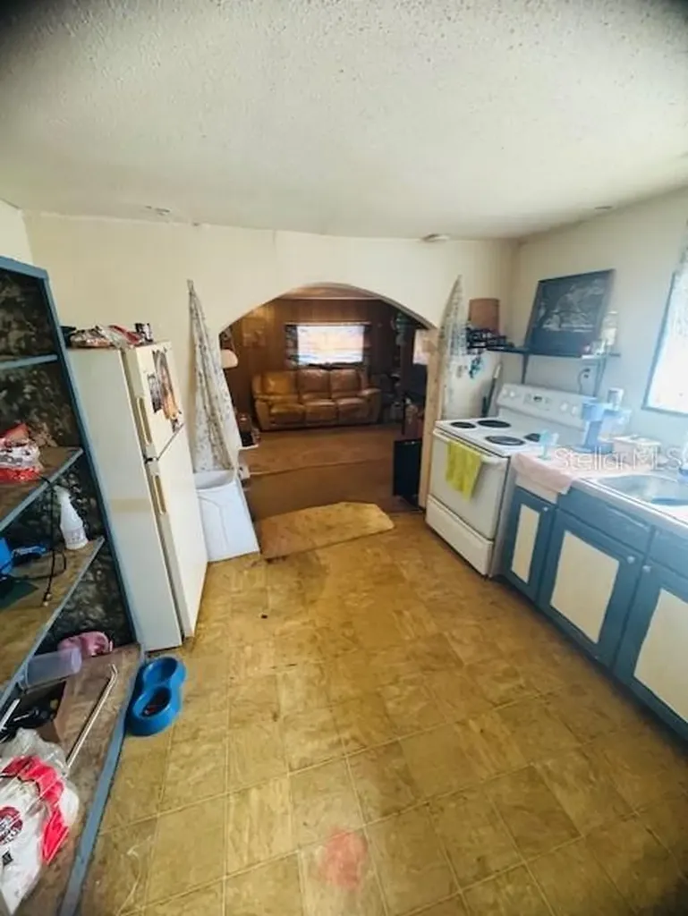 12512 Cr 685 Webster FL 33597