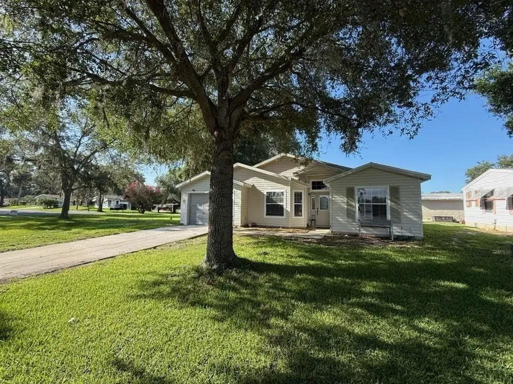 25607 Belle Helene Leesburg FL 34748