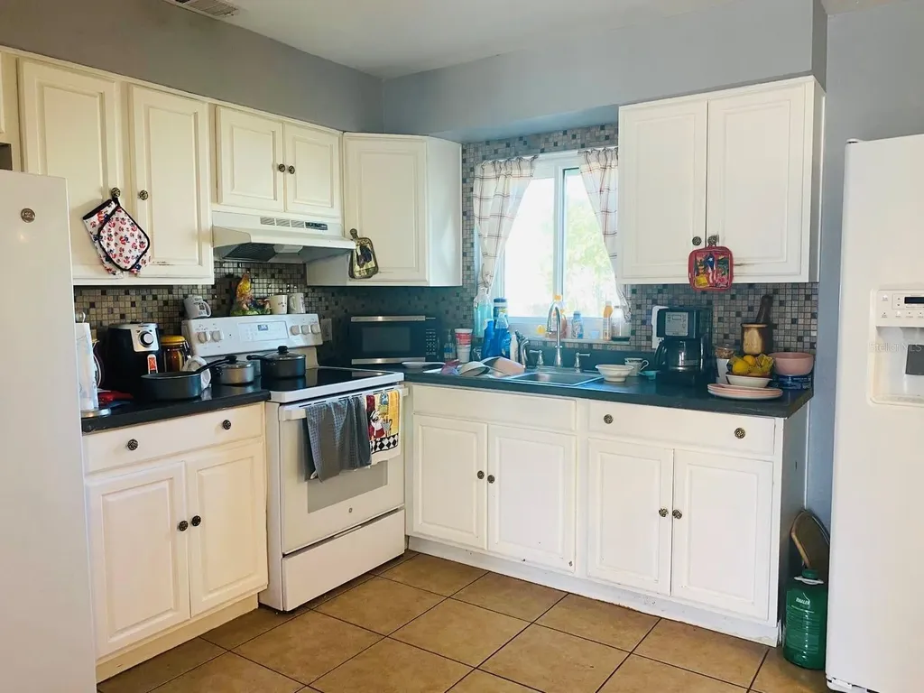 2337 Laura Street Lake Wales FL 33898