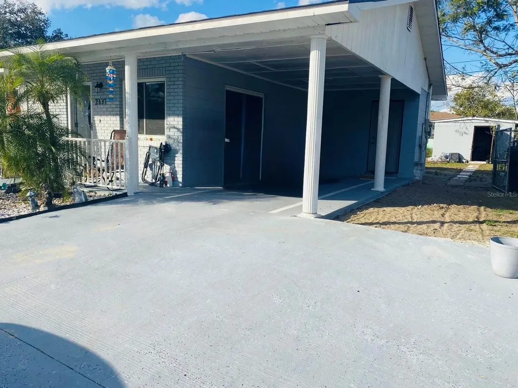 2337 Laura Street Lake Wales FL 33898