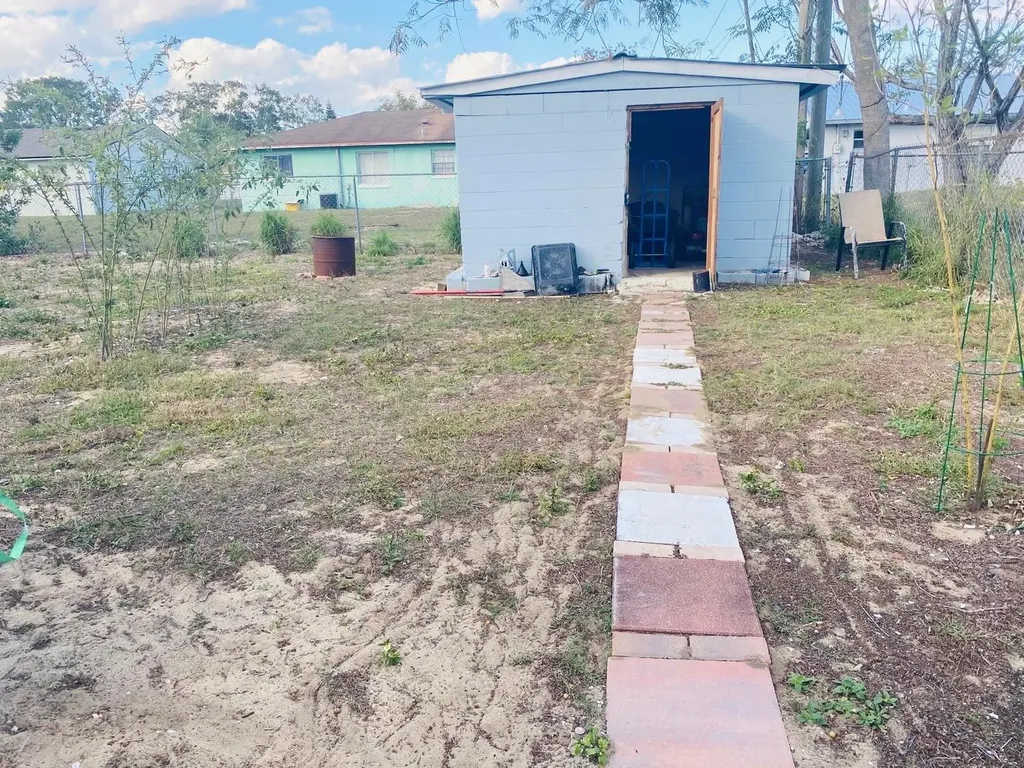 2337 Laura Street Lake Wales FL 33898