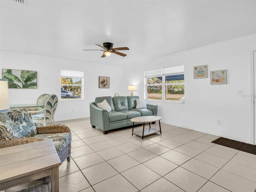103 E Park Street Tarpon Springs FL 34689