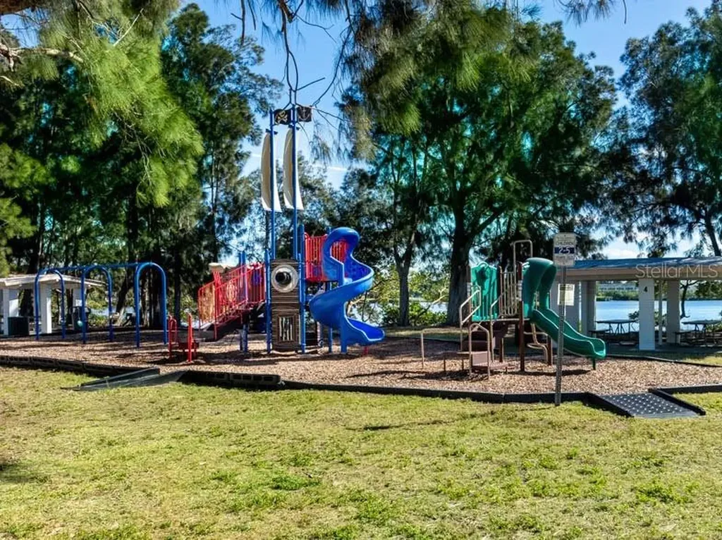 103 E Park Street Tarpon Springs FL 34689