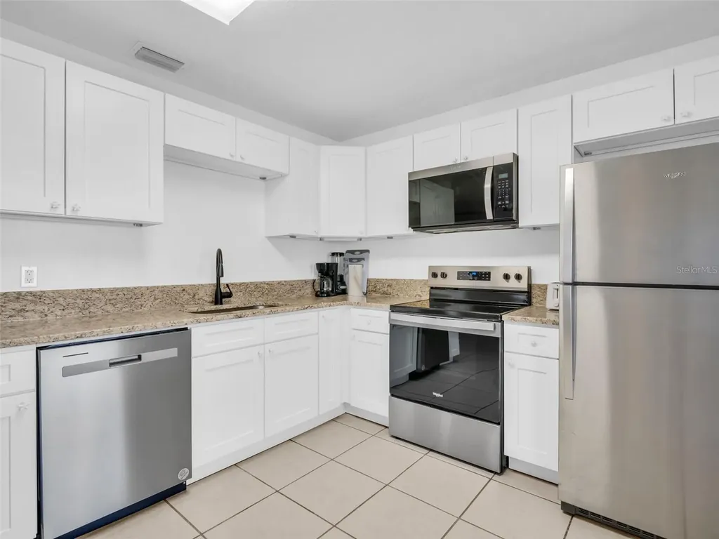 103 E Park Street Tarpon Springs FL 34689