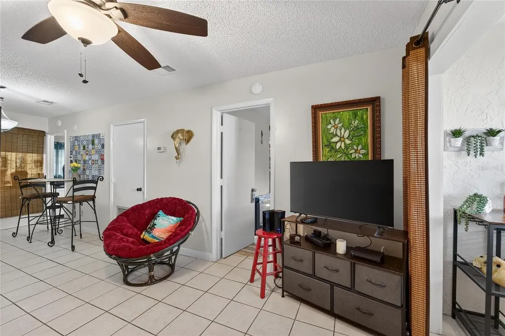 3806 N Oak Drive Tampa FL 33611