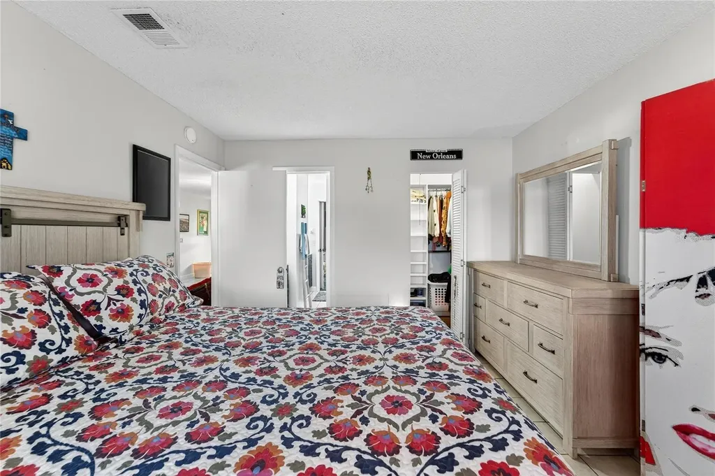 3806 N Oak Drive Tampa FL 33611