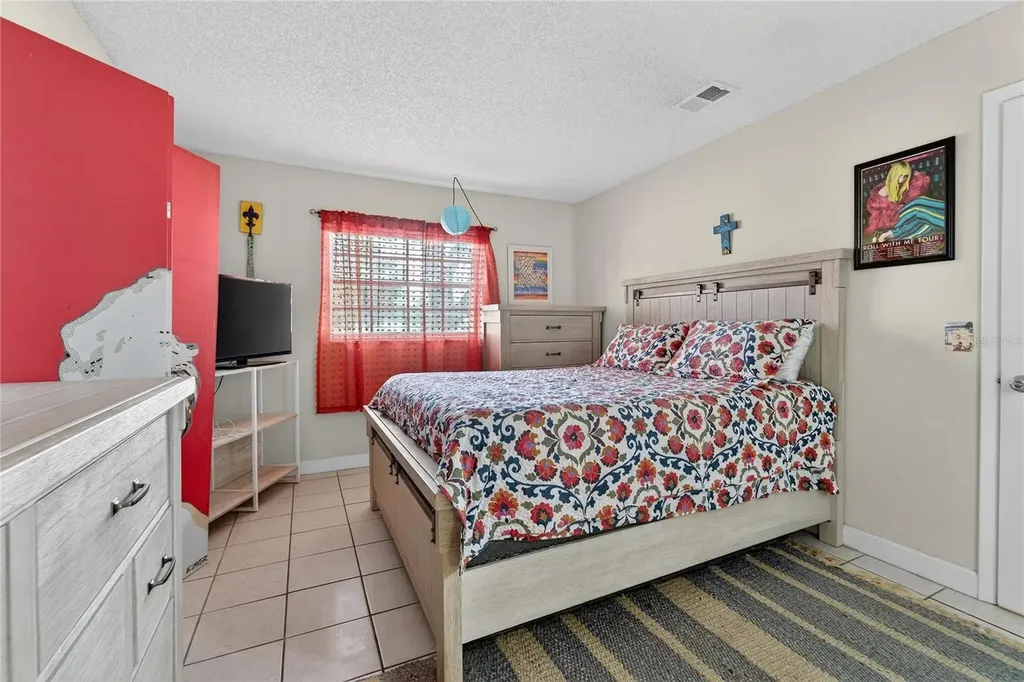 3806 N Oak Drive Tampa FL 33611