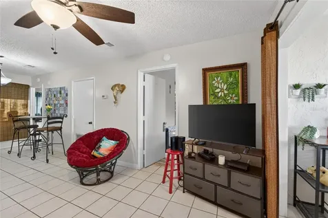 3806 N Oak Drive Tampa FL 33611