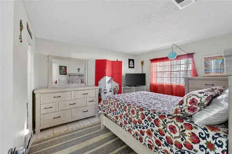 3806 N Oak Drive Tampa FL 33611