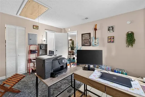 3806 N Oak Drive Tampa FL 33611