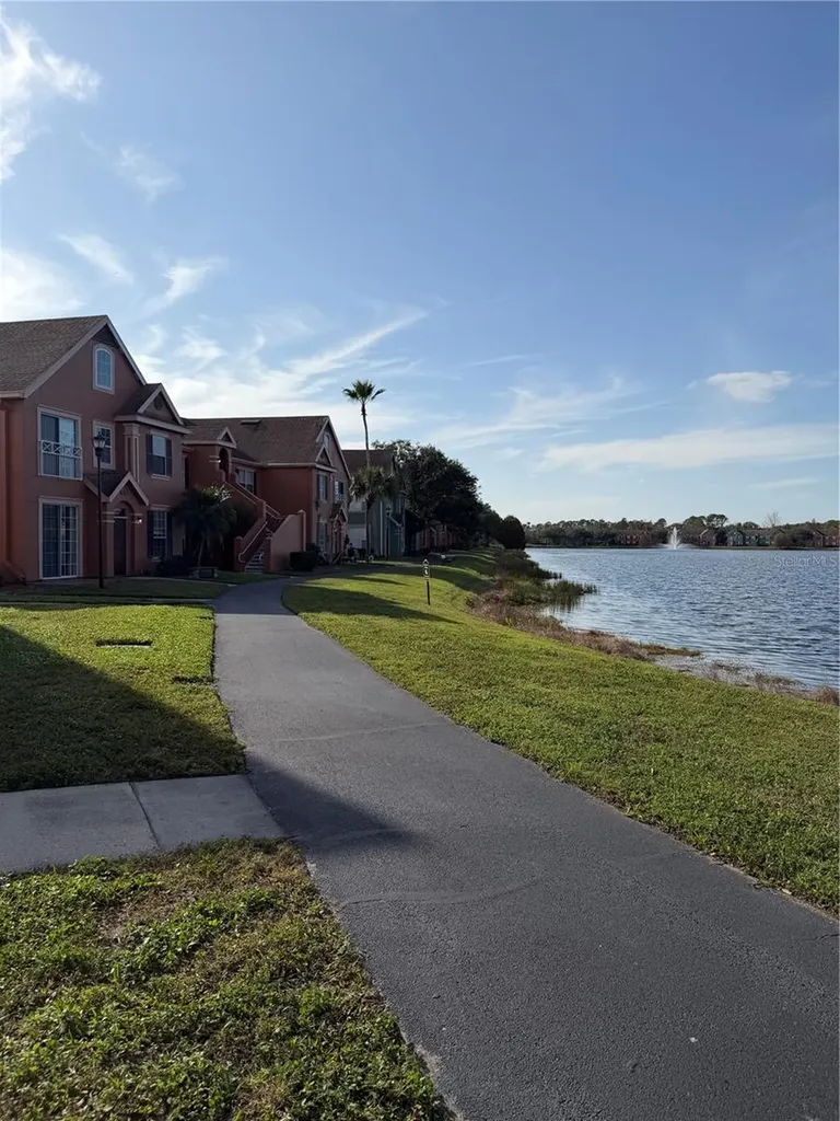 9818 Lake Chase Island Way Tampa FL 33626
