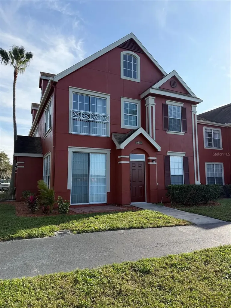 9818 Lake Chase Island Way Tampa FL 33626