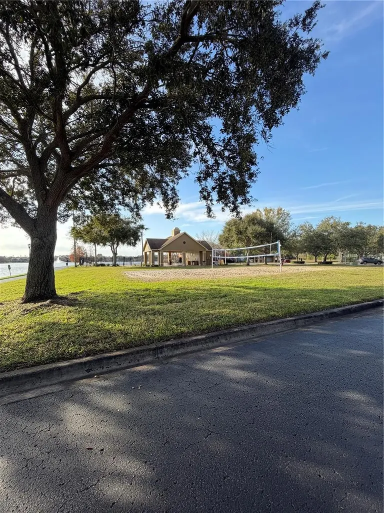 9818 Lake Chase Island Way Tampa FL 33626
