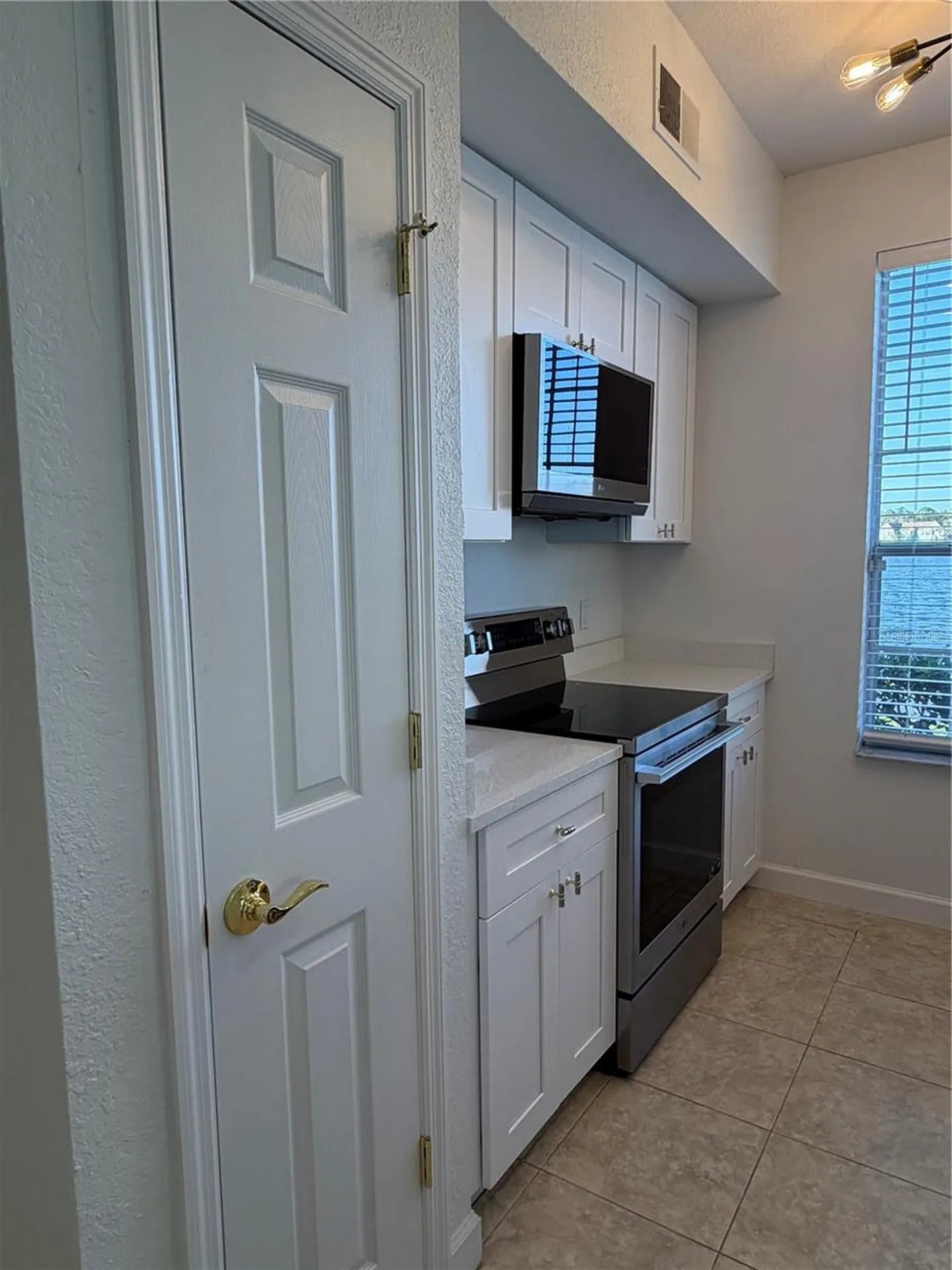 9818 Lake Chase Island Way Tampa FL 33626