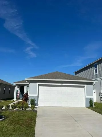 1027 Papaya Circle Davenport FL 33897