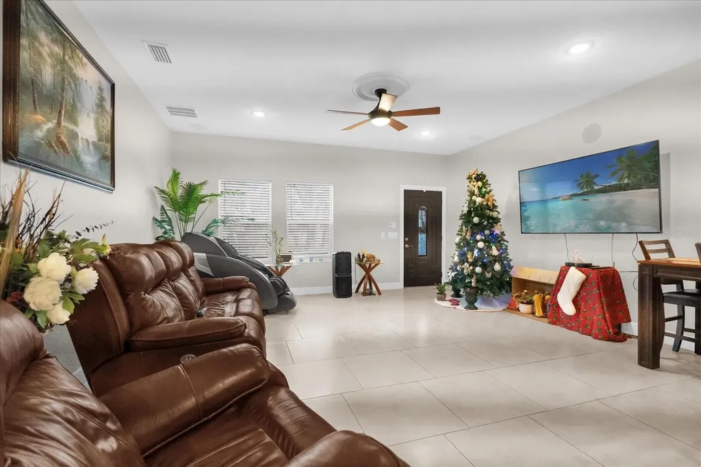 705 Lenox Place Kissimmee FL 34758