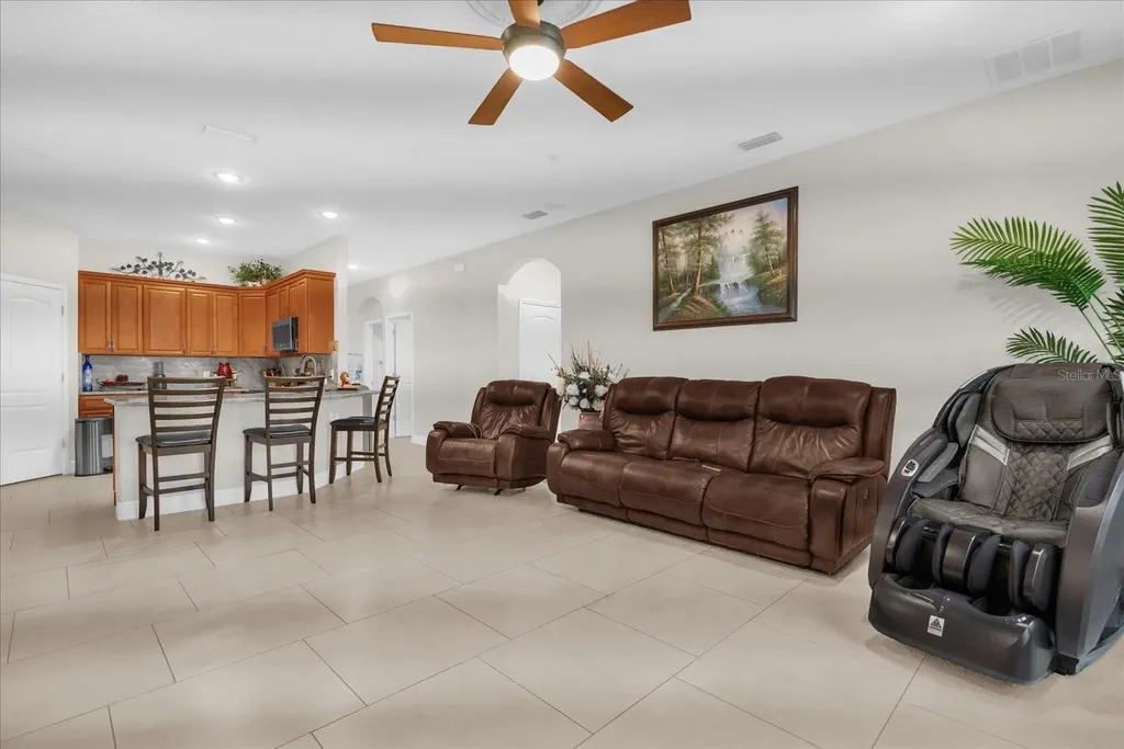 705 Lenox Place Kissimmee FL 34758