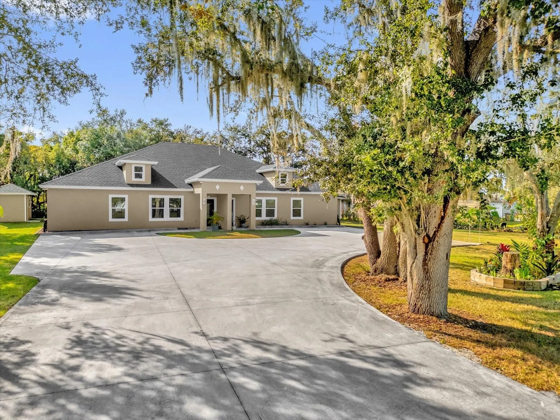 705 Lenox Place Kissimmee FL 34758