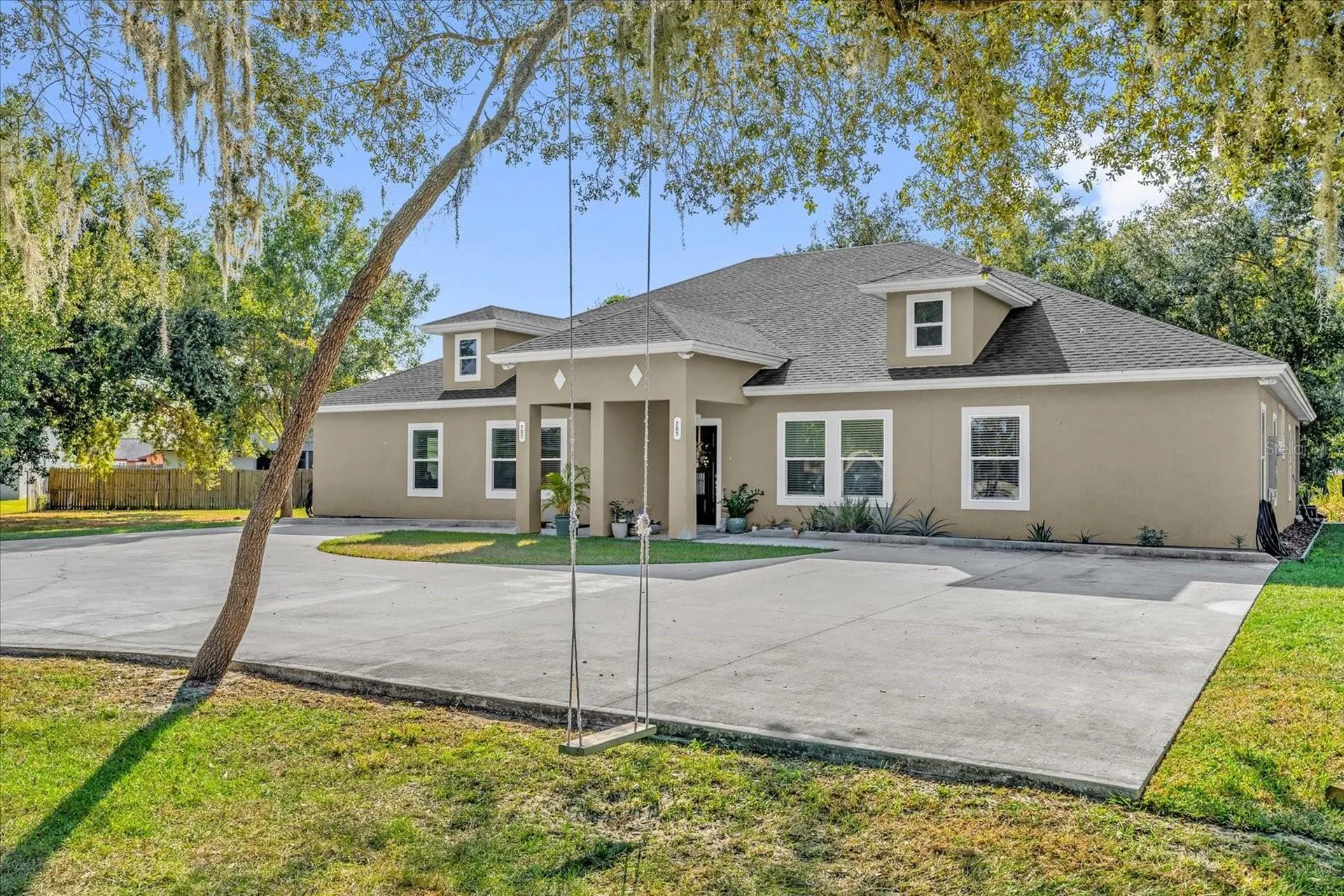 705 Lenox Place Kissimmee FL 34758