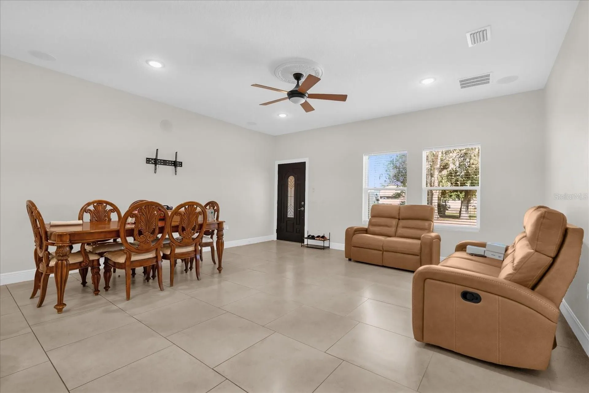 705 Lenox Place Kissimmee FL 34758