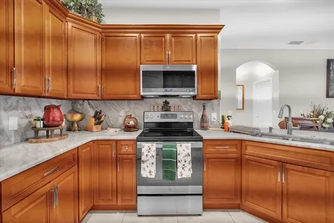 705 Lenox Place Kissimmee FL 34758