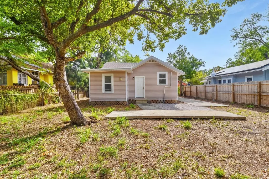 1735 Yale Street S St Petersburg FL 33712