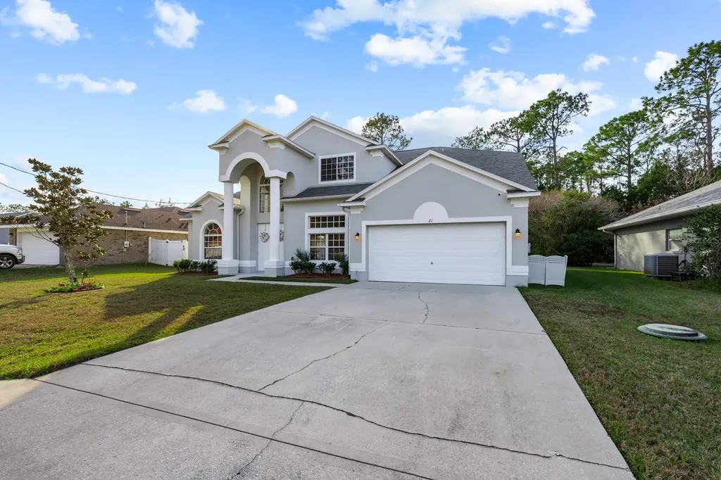 21 Whittingham Lane Palm Coast FL 32164