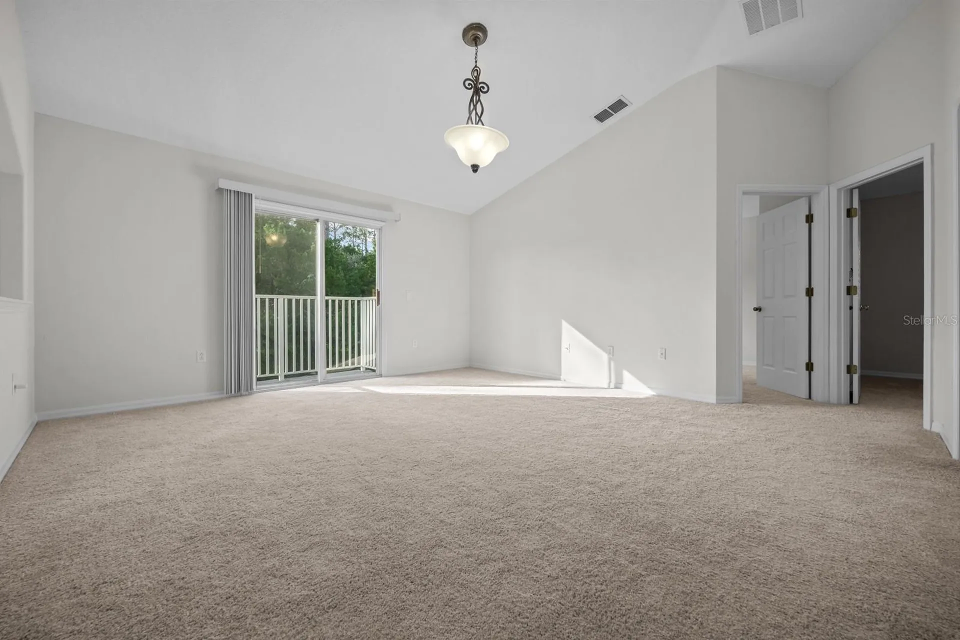 21 Whittingham Lane Palm Coast FL 32164